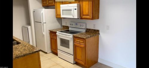 2094 Arbour Walk Cir, Naples FL 34109-6852 exterior