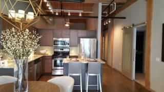 400 Illinois St, Chicago IL  60611-0047 exterior