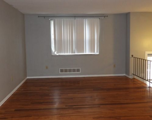 123 Crestview Dr, Moon Twp PA  15108-1114 exterior