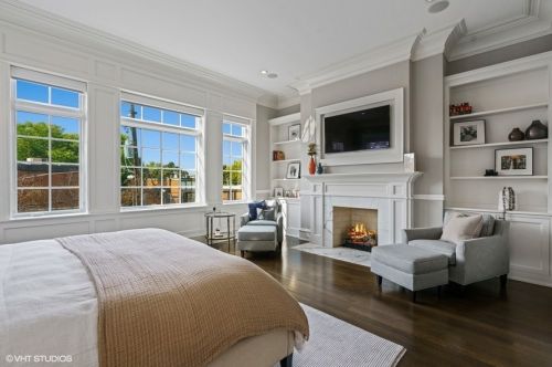 2038 Mohawk St, Chicago IL 60614-4515 exterior