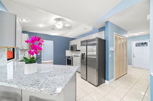 117 Sagamore Ter, Fort Pierce FL 34983-1262 exterior