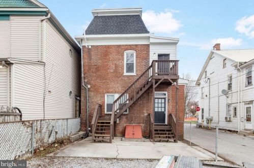 128 High St, Hanover PA 17331-3922 exterior