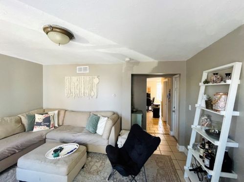 31 5th St, Boston, MA 02127-1864