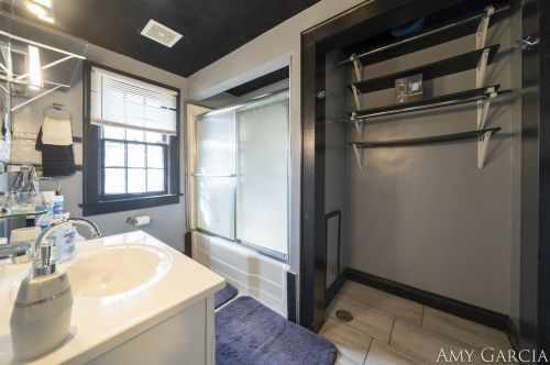 2035 Un Ave, Grand Rapids MI 49507-3218 exterior