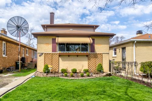 2042 15th Ave, Broadview, IL 60155-3008