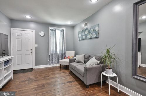 1524 Leithgow St, Philadelphia PA 19147-1514 exterior