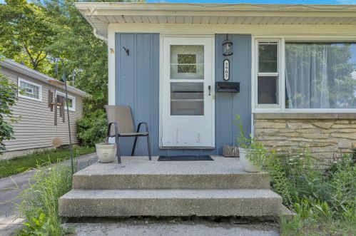 3905 93rd St, Milwaukee, WI 53222-2509