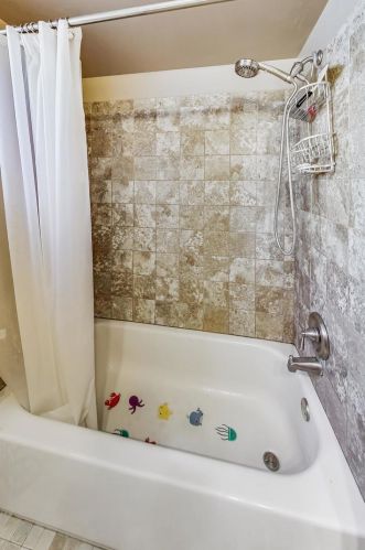 8336 Berwyn Ave, Chicago IL 60656-1430 exterior