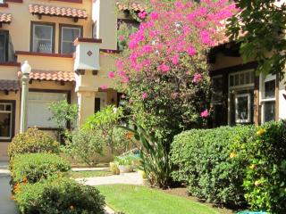 2023 Vista Del Mar St, Los Angeles CA  90068-4064 exterior