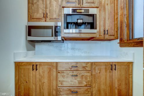 2732 Marshfield Ave, Chicago IL 60614-1016 exterior