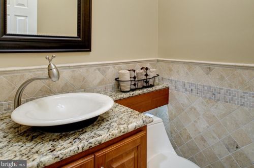 6310 Alderman Dr, Alexandria VA 22315-3730 exterior