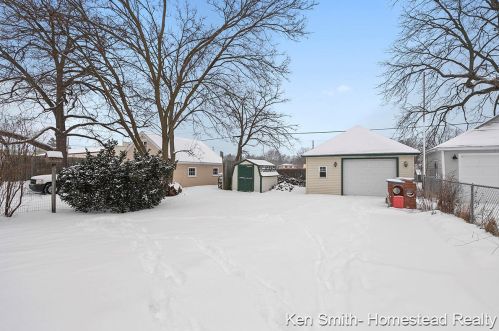 731 Eleanor St, Grand Rapids MI 49505-4221 exterior