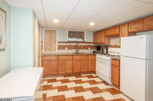 992 Milton Blvd, Rahway NJ 07065-1721 exterior