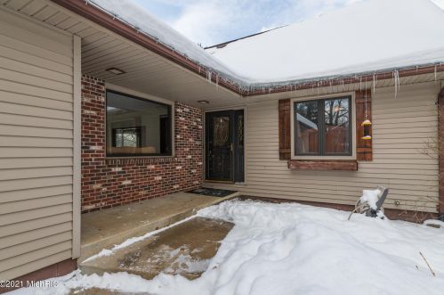 32900 Fish Hatchery Rd, Kalamazoo, MI 49009-9235