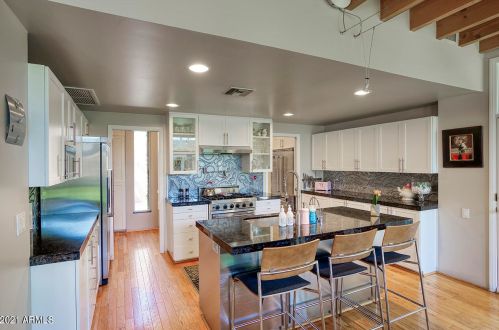 6825 1st Pl, Phoenix, AZ 85012-1003