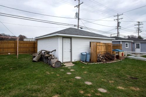 8442 Montana Ave, Milwaukee WI 53227-3357 exterior