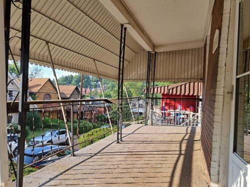 7638 Highland Ave, Pittsburgh, PA 15218-2237