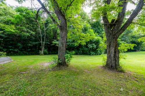 9524 Red Arrow Hwy, Watervliet MI 49098-8552 exterior