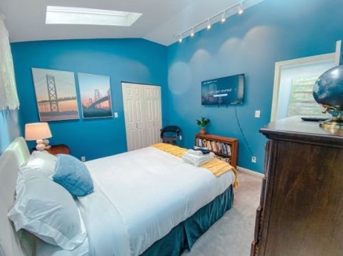 2743 Greenview Ave, Chicago IL 60657-4007 exterior