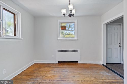 5327 Ames St, Washington, DC 20019-6660