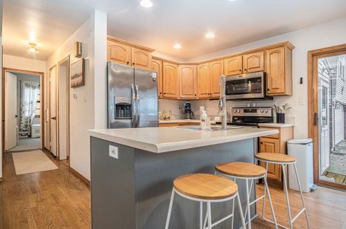 1010 Central Ave, Meskegon MI  49445-2947 exterior