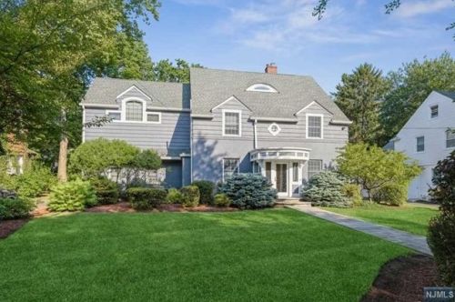 1340 Sussex Rd, Teaneck NJ  07666-2809 exterior