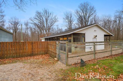 1662 136th St, Grant MI 49327-9643 exterior