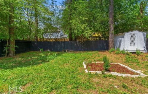 6276 Creekford Dr, Lithonia GA  30058-7913 exterior