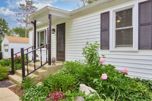 8609 Acorn Path, Bull Valley IL 60097-8872 exterior