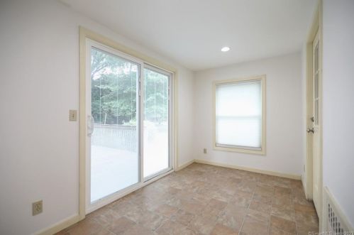 17 Allen St, Enfield CT 06082-4715 exterior