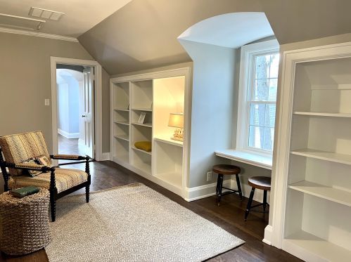 405 Daphne Rd, Milwaukee WI  53217-4242 exterior