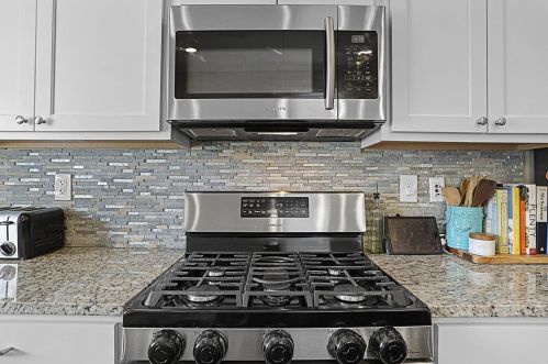 2104 Sidney St, Saint Louis MO 63104-2829 exterior