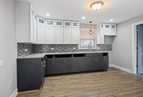 7019 74th Pl, Chicago IL 60638-5931 exterior