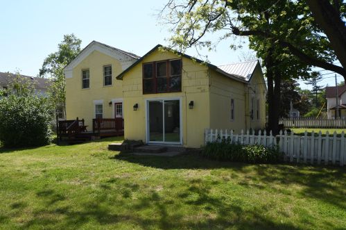 514 Kalamazoo St, Paw Paw MI 49079-1130 exterior