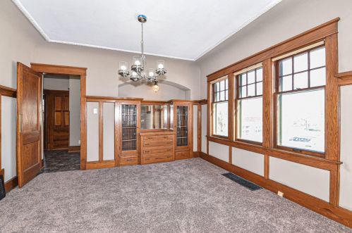 348 Howard Ave, Milwaukee WI 53235-4807 exterior