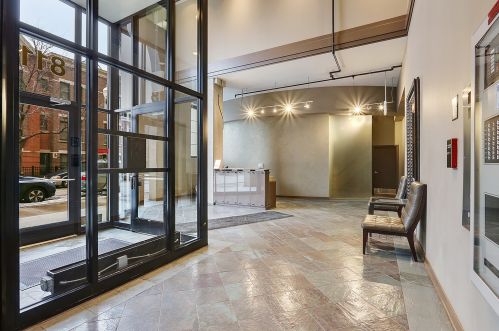 833 15th Pl, Chicago IL 60608-1502 exterior