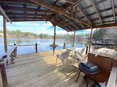 15 Widner Cir, Defuniak Springs, FL 32433-8542