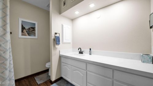 16012 10th St, Phoenix AZ  85022-3100 exterior