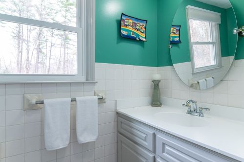 136 Sewalls Fls Rd, Concord NH 03301-4725 exterior