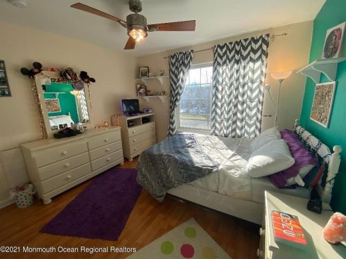 57 Dunham Ave, Edison NJ 08817-3362 exterior