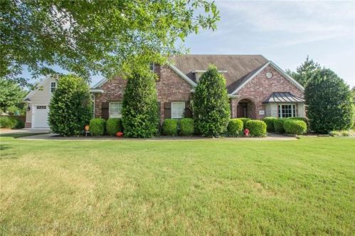 6771 Freedom Pl, Springdale, AR 72762-8943