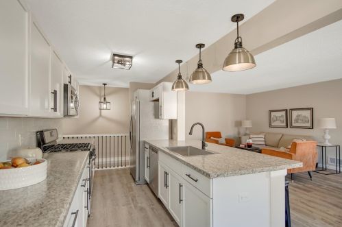 8706 134 St, Saint Paul MN 55124-7232 exterior