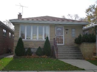 6255 64th St, Chicago, IL 60638-5015