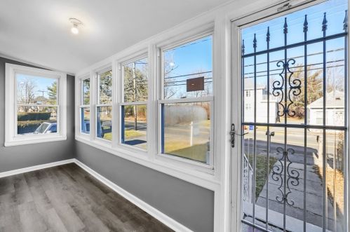 469 Middleboro Ave, Taunton MA 02780-3803 exterior