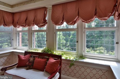 455 Chestnut Hill Ave, Philadelphia PA 19118-2712 exterior