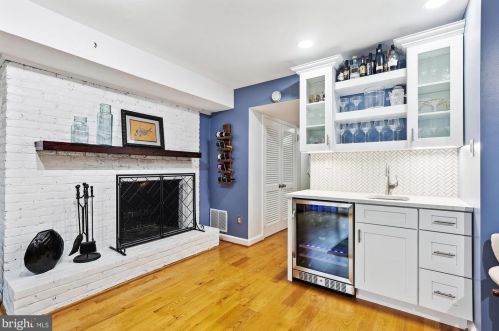 1715 Belle Haven Rd, Alexandria VA  22307-1223 exterior