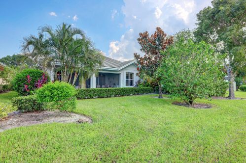 1553 Amherst Dr, Fort Pierce FL 34986-2413 exterior