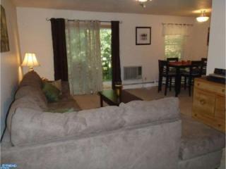 202 Garnet Dr, Burlington NJ  08016-4709 exterior