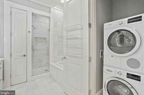 420 3rd St, Washington DC  20003-1930 exterior