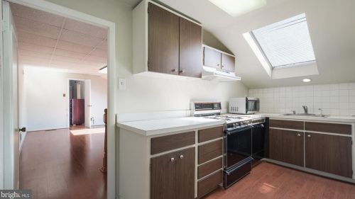 1078 Corn Crib Dr, Huntingdon Valley PA 19006-3306 exterior